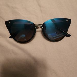 CATEYE SUNGLASSES BLUE
